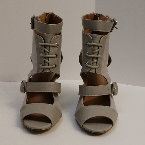 Too cute!! Charlotte Russe Open toe booties - Picture 3 of 8